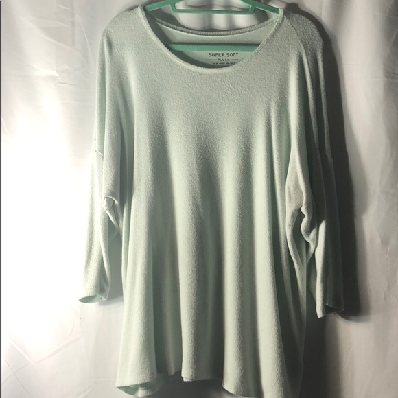 torrid Tops - Torrid Super Soft Long Sleeve Tee Size 2 (18/20) torrid Tops - Torrid Super Soft Long Sleeve Tee Size 2 (18/20)